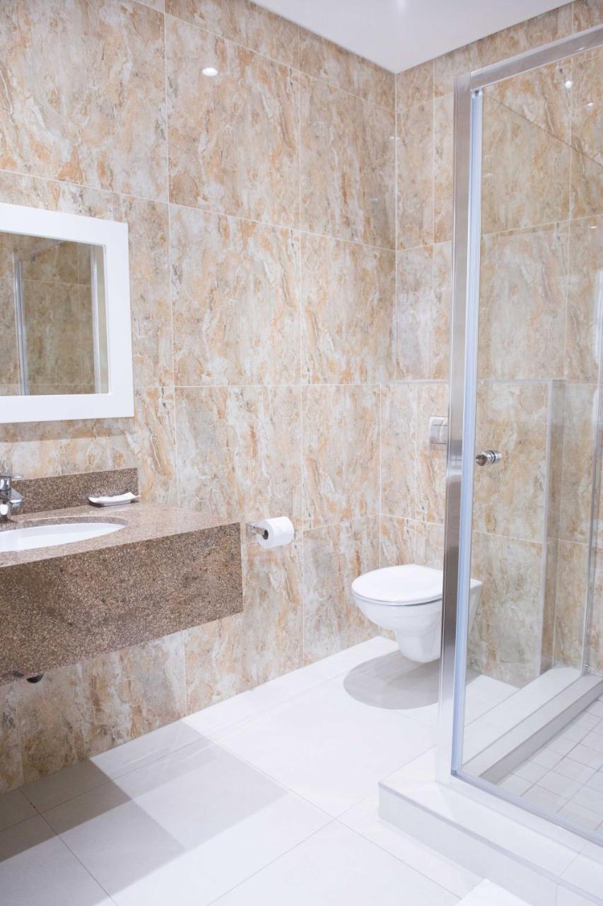 דורבן Britannia Hotel מראה חיצוני תמונה