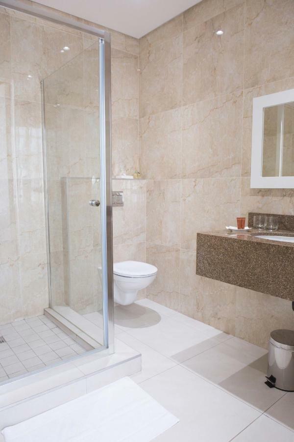 דורבן Britannia Hotel מראה חיצוני תמונה